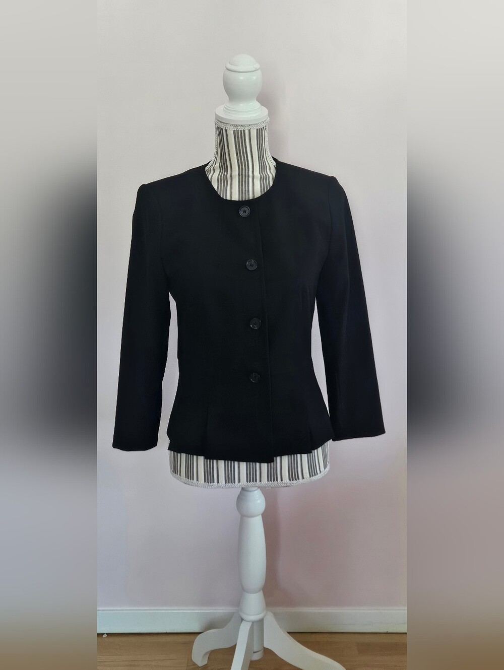 Ann Taylor Black Round-Neck Button Blazer (2P)
